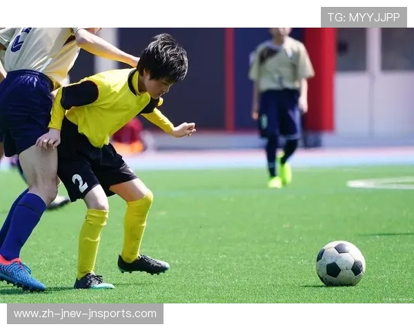 足球训练中的个体技术提升与团队战术配合 足球训练中的个体技术提升与团队战术配合